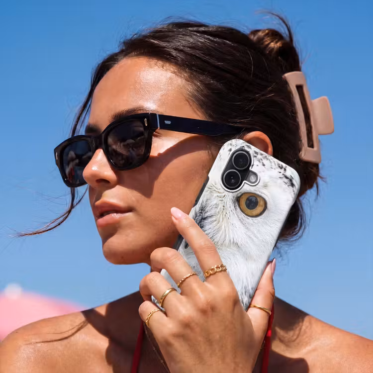 Sneeuwuil - Oog - Wildlife - Wit Toughcase MagSafe Apple iPhone 17 klein -Sfeer2V