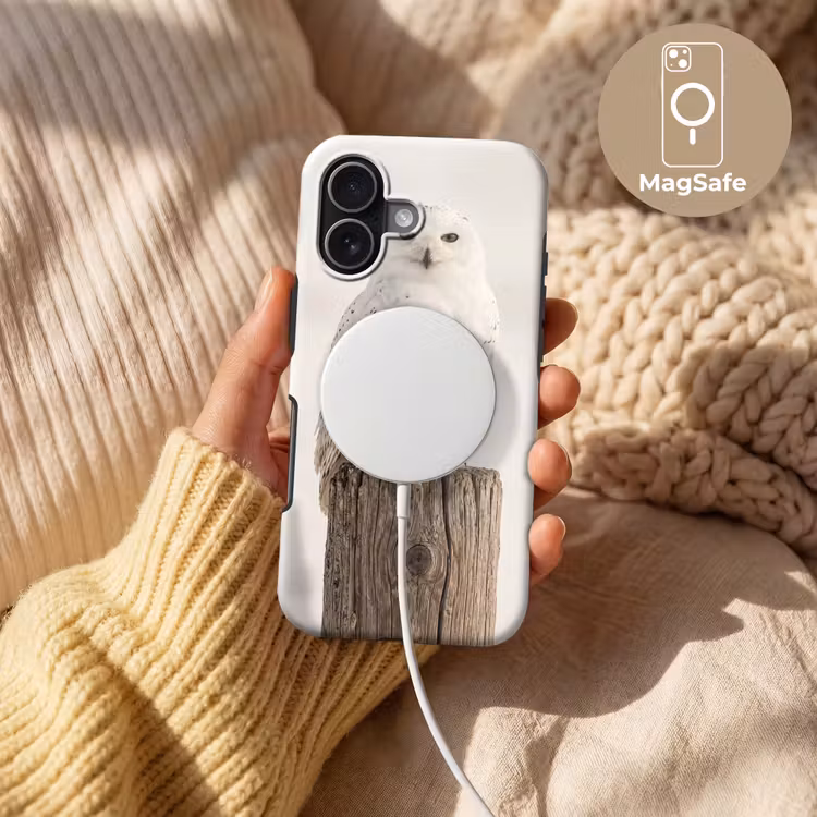 Sneeuwuil - Paal - Winter - Portret - Majestueus Toughcase MagSafe Apple iPhone 17 klein -USP_MagsafeV
