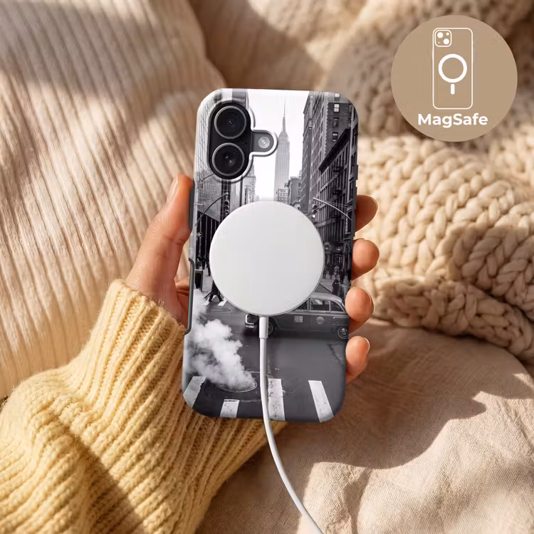 Stad - Straat - Gebouwen - Verkeer - Zwart-wit Toughcase MagSafe Apple iPhone 17 klein -USP_MagsafeV