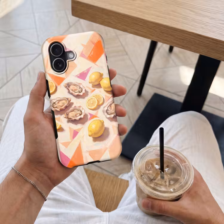 Stilleven - Citroenen - Oesters - Abstract - Oranje Toughcase MagSafe Apple iPhone 17 klein -Sfeer1M