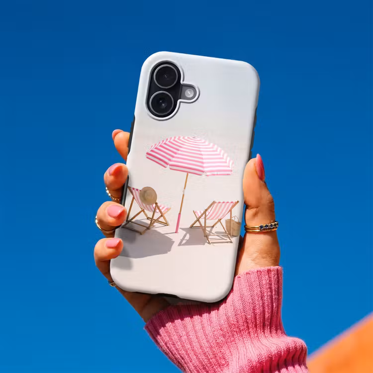Strand - Parasol - Ligstoel - Zomer - Roze Toughcase MagSafe Apple iPhone 17 klein -Sfeer1V