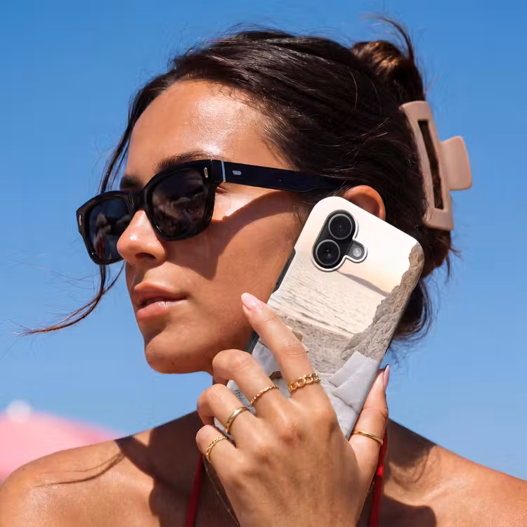 Strand - Picknick - Zonsondergang - Zomer - Natuur Toughcase MagSafe Apple iPhone 17 klein -Sfeer2V