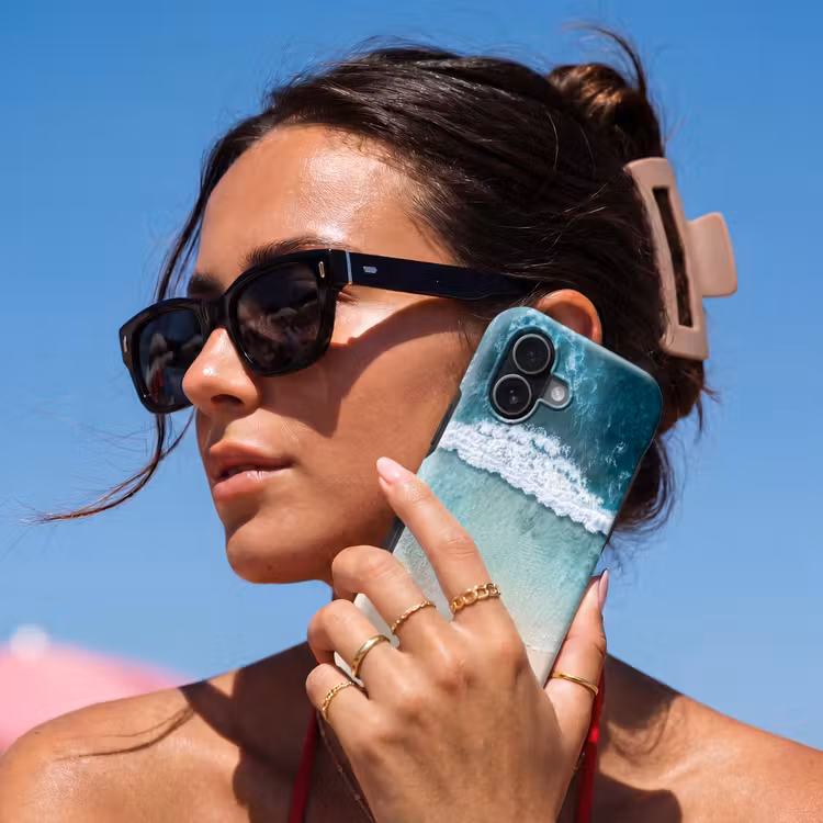 Strand - Zee - Golven - Natuur - Blauw Toughcase MagSafe Apple iPhone 17 klein -Sfeer2V
