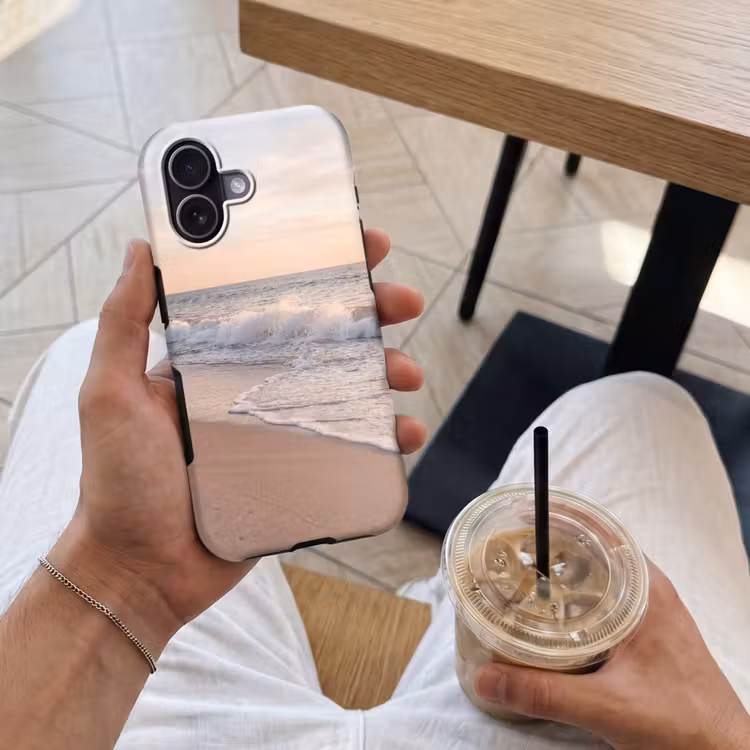Strand - Zee - Golven - Natuur - Zonsondergang Toughcase MagSafe Apple iPhone 17 klein -Sfeer1M