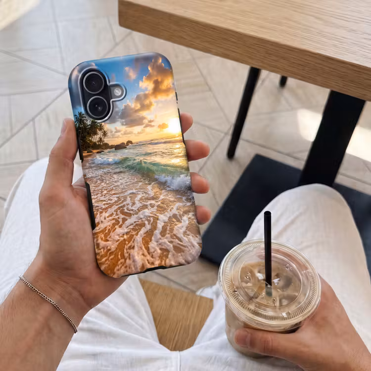 Strand - Zonsondergang - Golven - Natuur - Goud Toughcase MagSafe Apple iPhone 17 klein -Sfeer1M