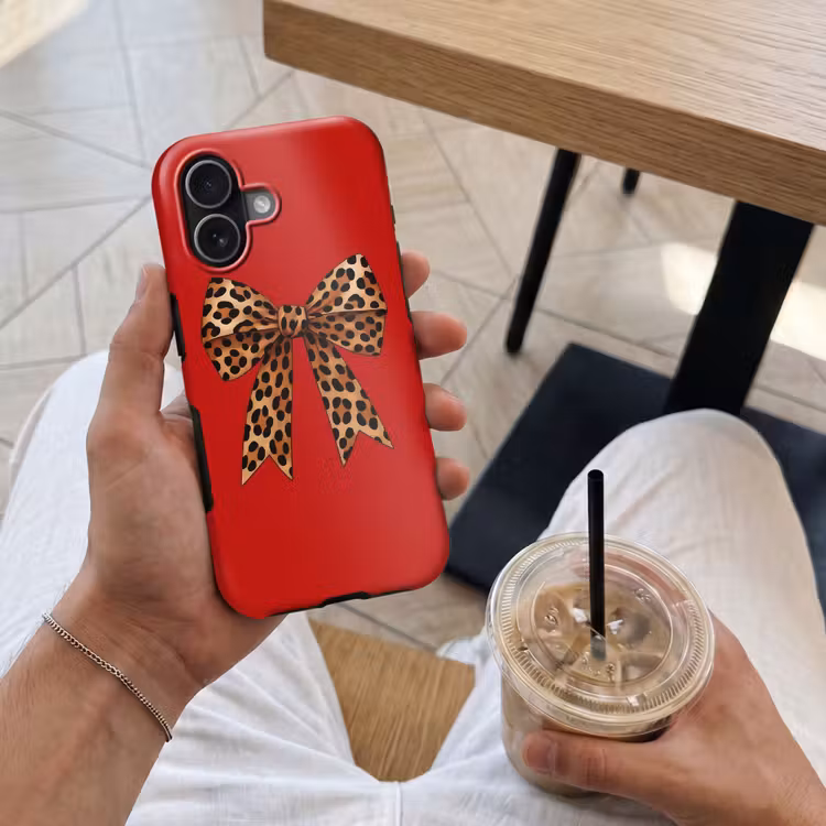 Strik - Sierlijk - Panter - Rood Toughcase MagSafe Apple iPhone 17 klein -Sfeer1M