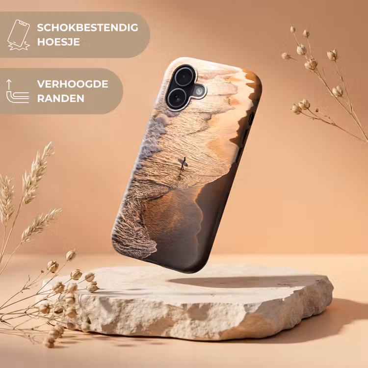 Surfer - Strand - Zonsondergang - Oceaan - Goud Toughcase MagSafe Apple iPhone 17 klein -USP_RandenV_NL