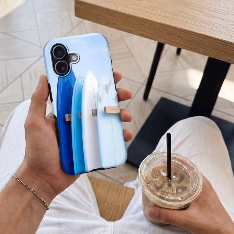 Surfplank - Strand - Zomer - Blauw - Water Toughcase MagSafe Apple iPhone 17 klein -Sfeer1M