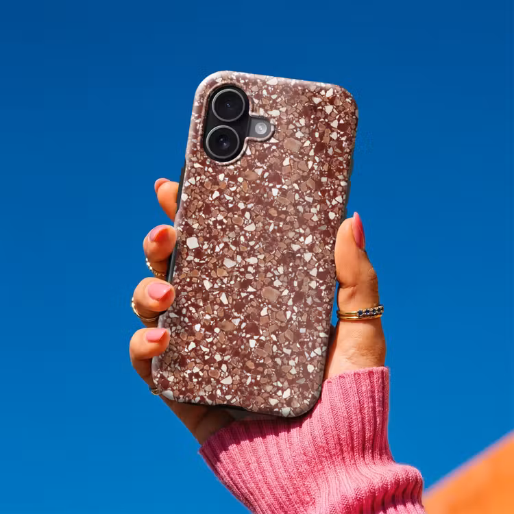 Terrazzo - Patroon - Steentextuur - Roodbruin Toughcase MagSafe Apple iPhone 17 klein 1017 -Sfeer1V