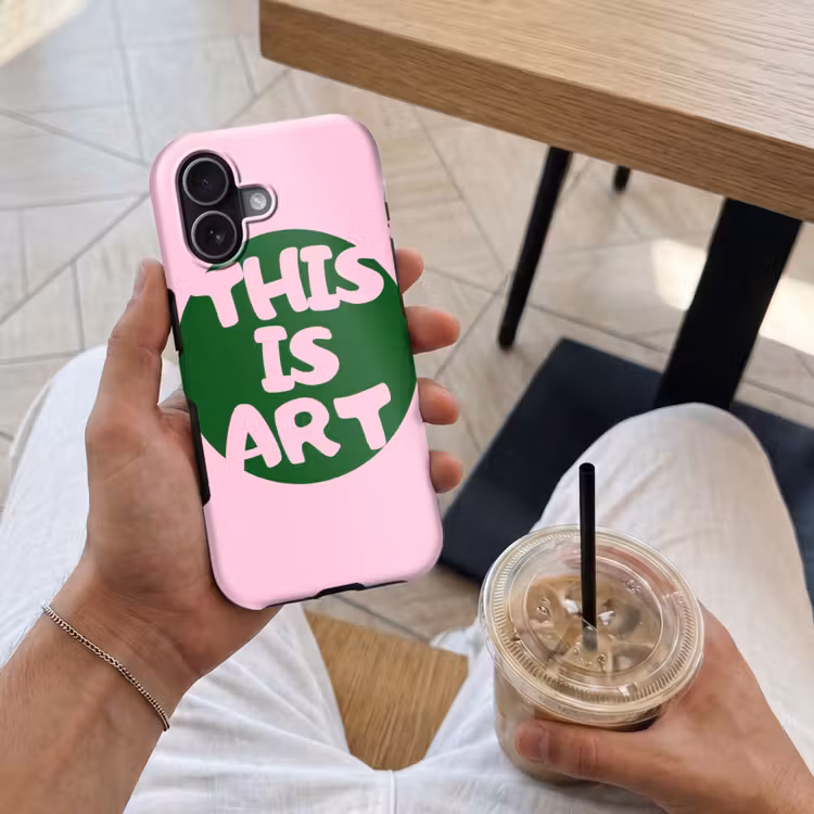 This is art - Tekst - Cirkel - Groen Toughcase MagSafe Apple iPhone 17 klein -Sfeer1M