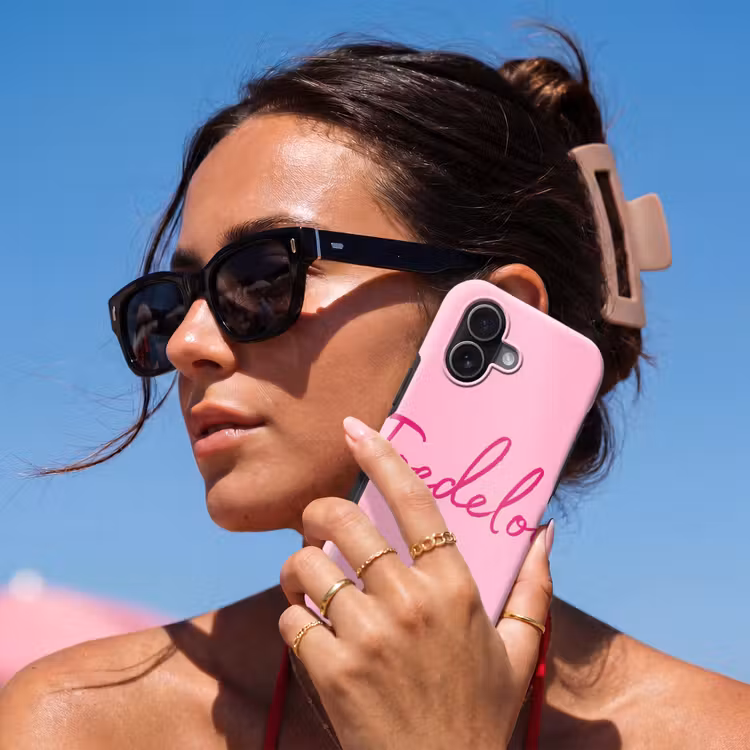 Toedeloe - Roze - Minimalistisch Toughcase MagSafe Apple iPhone 17 klein -Sfeer2V