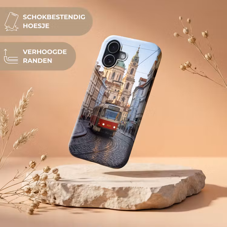 Tram - Straat - Stadsgezicht - Klassiek - Rood Toughcase MagSafe Apple iPhone 17 klein -USP_RandenV_NL