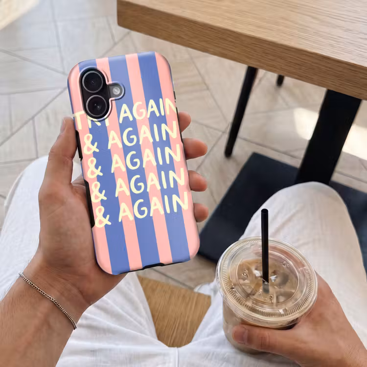 Try again - Strepen - Roze - Verticaal - Blauw Toughcase MagSafe Apple iPhone 17 klein -Sfeer1M