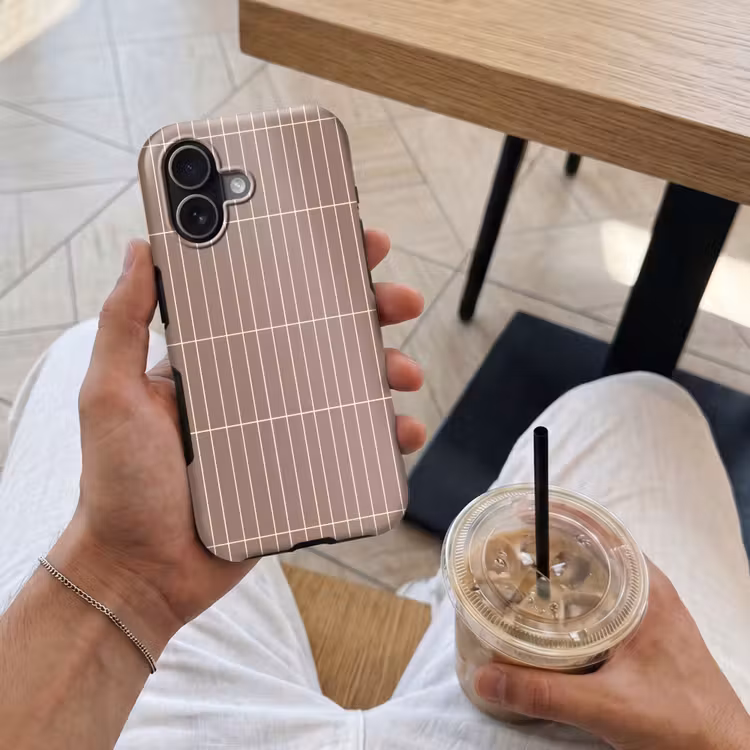 Verticaal - Wandtegel - Terracotta Toughcase MagSafe Apple iPhone 17 klein 1017 -Sfeer1M