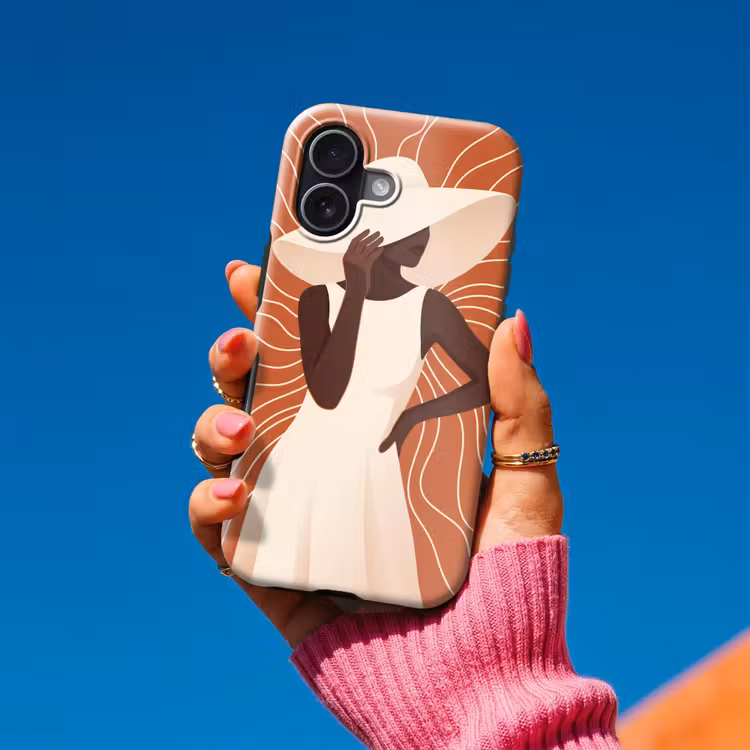 Vrouw - Hoed - Portret - Modern - Beige Toughcase MagSafe Apple iPhone 17 klein -Sfeer1V