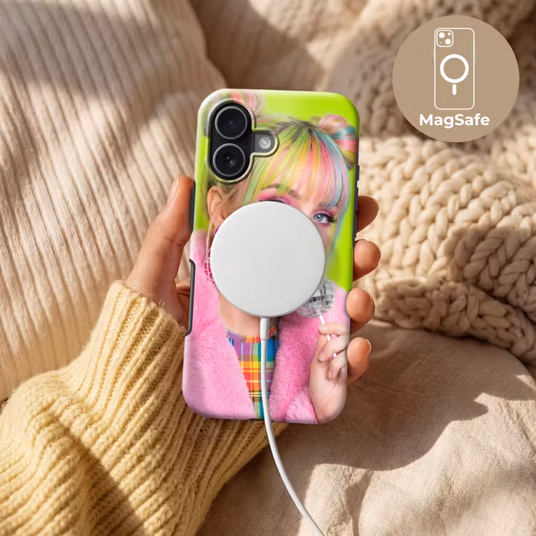Vrouw - Kleurrijk haar - Pop art - Modern - Levendig Toughcase MagSafe Apple iPhone 17 klein -USP_MagsafeV
