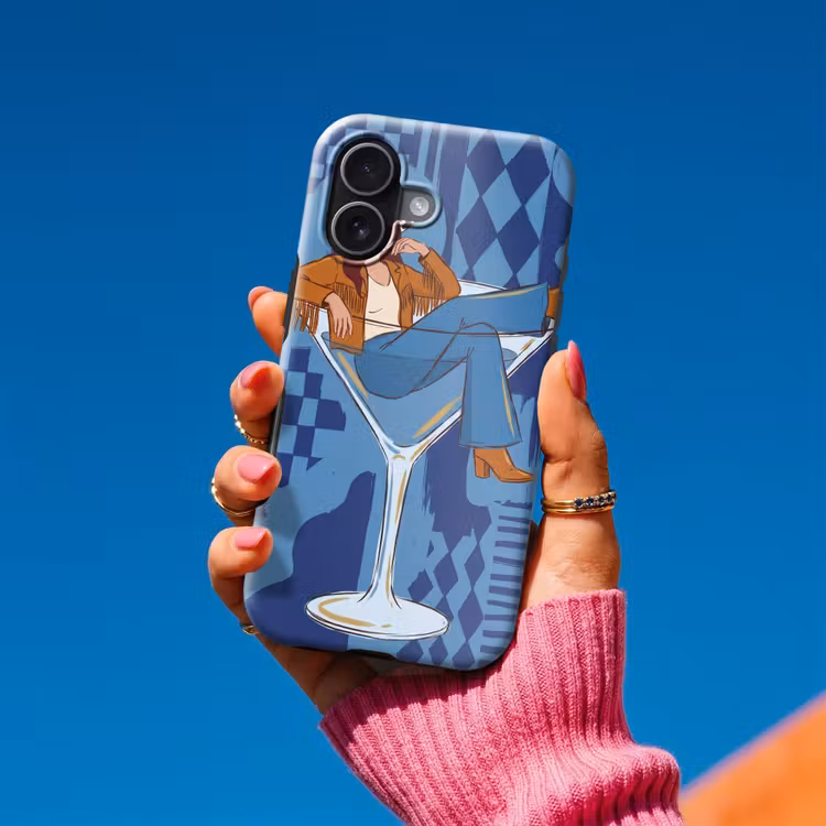 Vrouw - Martini glas - Abstract - Blauw - Kunst Toughcase MagSafe Apple iPhone 17 klein -Sfeer1V