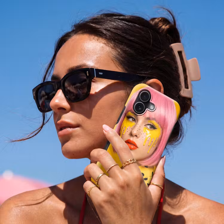 Vrouw - Portret - Abstract - Kleurrijk - Geel Toughcase MagSafe Apple iPhone 17 klein -Sfeer2V