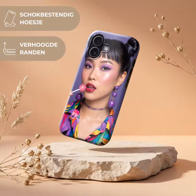 Vrouw - Portret - Make-up - Paars - Levendig Toughcase MagSafe Apple iPhone 17 klein -USP_RandenV_NL