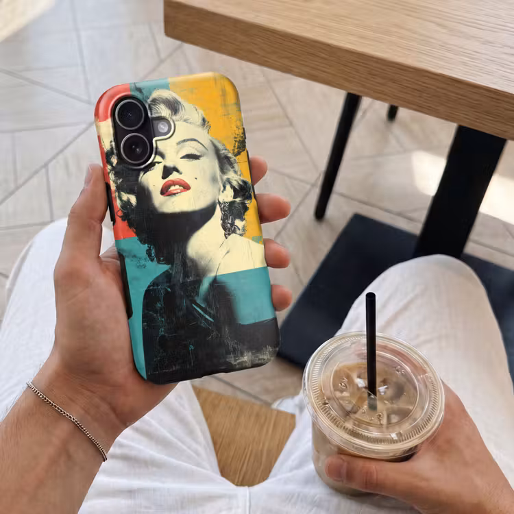 Vrouw - Rode lippen - Abstracte kleurvlakken - Popartuistraling Toughcase MagSafe Apple iPhone 17 klein -Sfeer1M