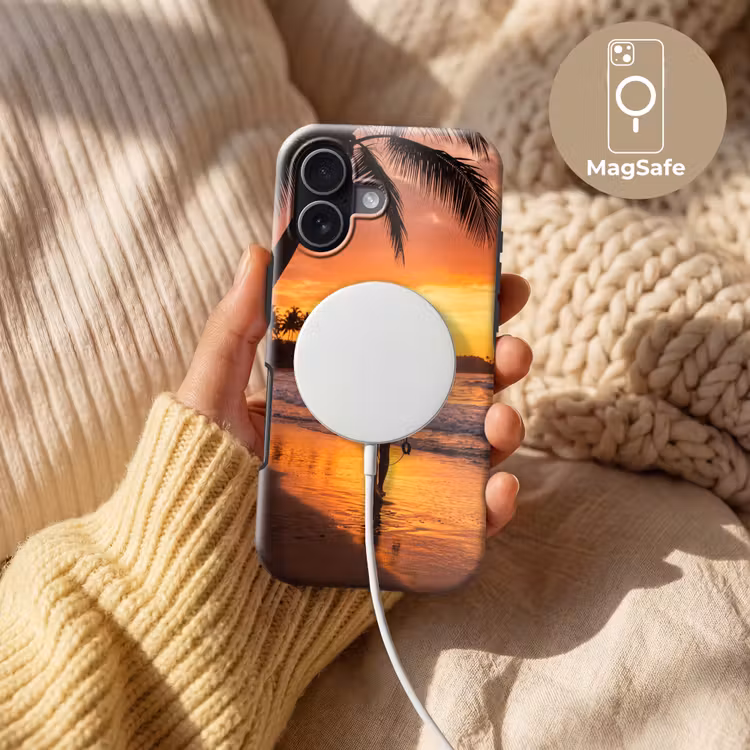 Vrouw - Surfplank - Strand - Zonsondergang - Oranje Toughcase MagSafe Apple iPhone 17 klein -USP_MagsafeV