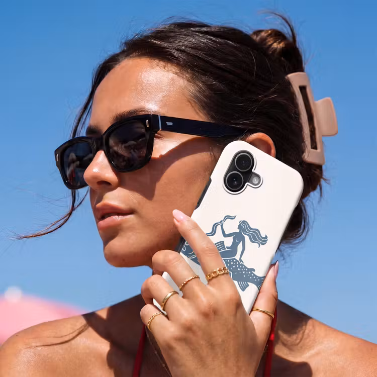 Vrouw - Vis - Fantasie - Abstract - Blauw Toughcase MagSafe Apple iPhone 17 klein -Sfeer2V