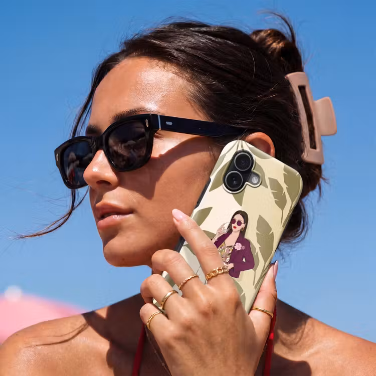 Vrouw - Wijn - Portret - Mode - Modern Toughcase MagSafe Apple iPhone 17 klein -Sfeer2V