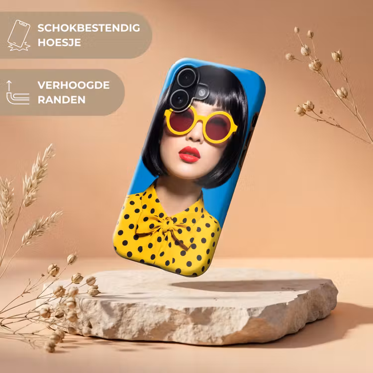 Vrouw - Zonnebril - Pop Art - Portret - Geel Toughcase MagSafe Apple iPhone 17 klein -USP_RandenV_NL