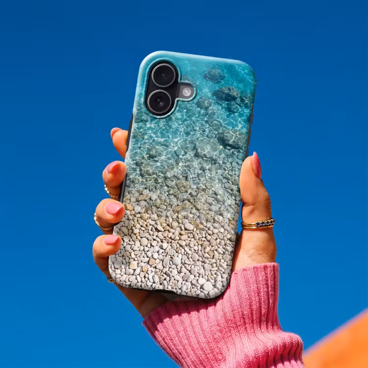 Water - Kiezels - Natuur - Levendig - Turkoois Toughcase MagSafe Apple iPhone 17 klein -Sfeer1V