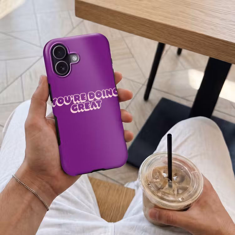 You're doing great - Paars - Bubble letters Toughcase MagSafe Apple iPhone 17 klein -Sfeer1M
