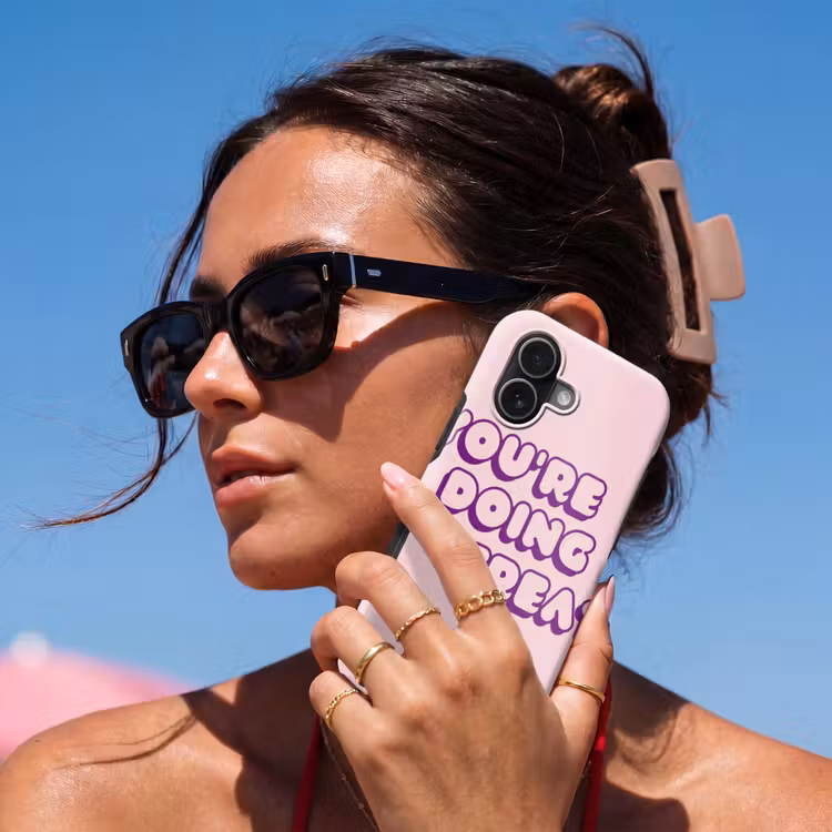 You're doing great - Roze - Bubble letters Toughcase MagSafe Apple iPhone 17 klein -Sfeer2V