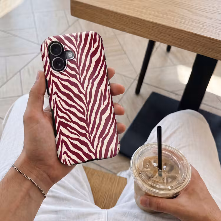Zebra - Motief - Bordeaux - Rood Toughcase MagSafe Apple iPhone 17 klein 1017 -Sfeer1M