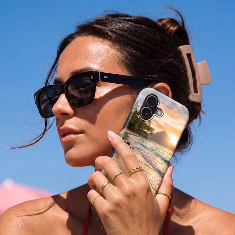 Zee - Berg - Landschap - Tropisch - Goud Toughcase MagSafe Apple iPhone 17 klein -Sfeer2V