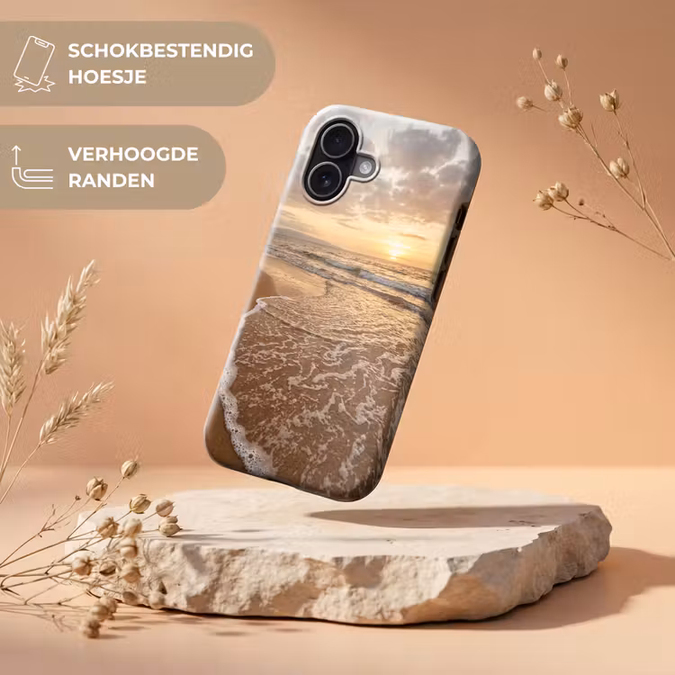 Zee - Kustlijn - Wolken - Landschap - Oranje Toughcase MagSafe Apple iPhone 17 klein -USP_RandenV_NL