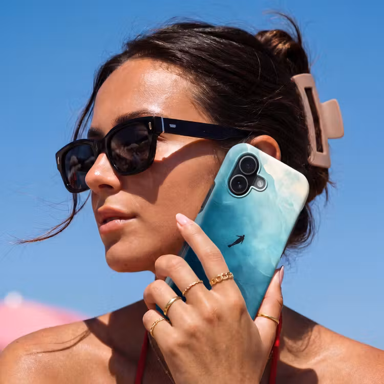 Zee - Silhouet - Abstract - Blauw Toughcase MagSafe Apple iPhone 17 klein -Sfeer2V