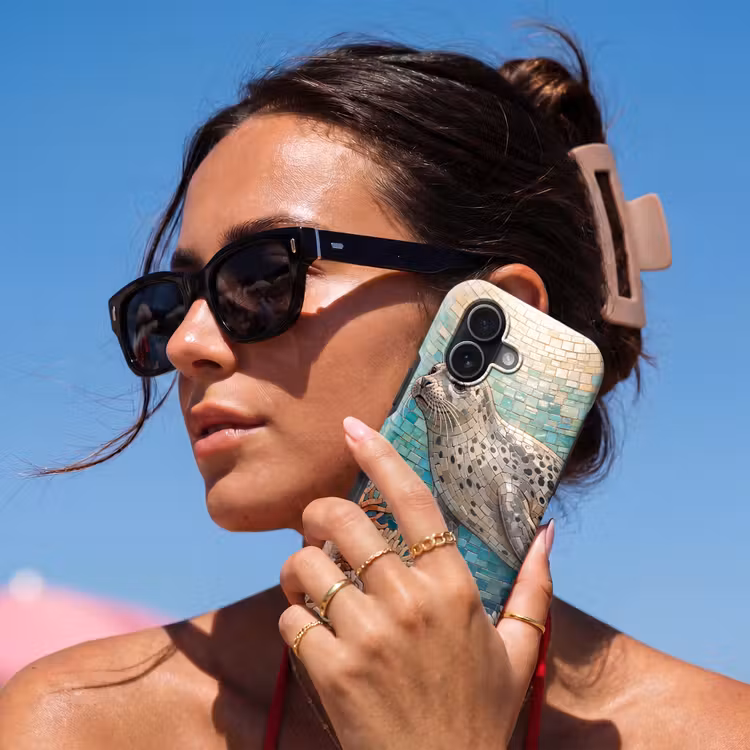 Zeehond - Mozaïek - Onderwater - Dieren - Blauw Toughcase MagSafe Apple iPhone 17 klein -Sfeer2V