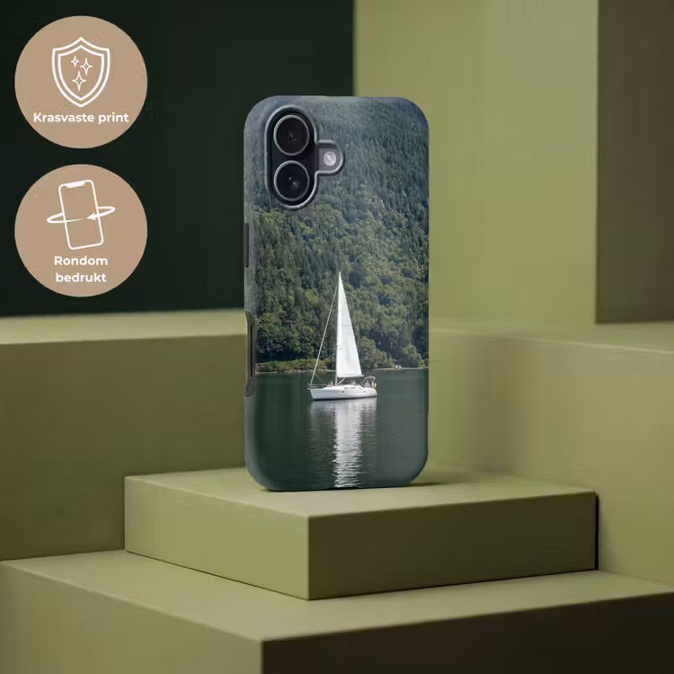 Zeilboot - Water - Bergen - Natuur - Groen Toughcase MagSafe Apple iPhone 17 klein -USP_PrintM_NL