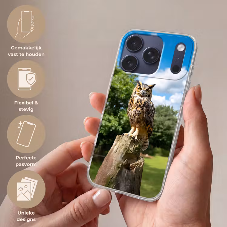 Uil - Boomstronk - Bos - Lucht Telefoonhoesje iPhone 17 Pro klein -sfeer3_NL