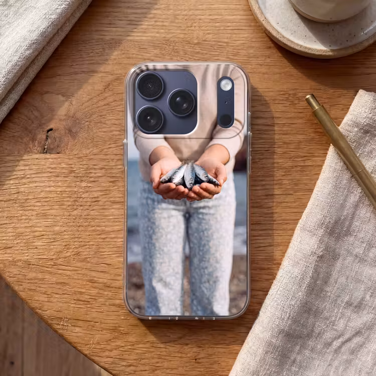 Telefoonhoesje - Vis - Handen - Natuur - Vis - Handen - Natuur Telefoonhoesje iPhone 17 Pro klein