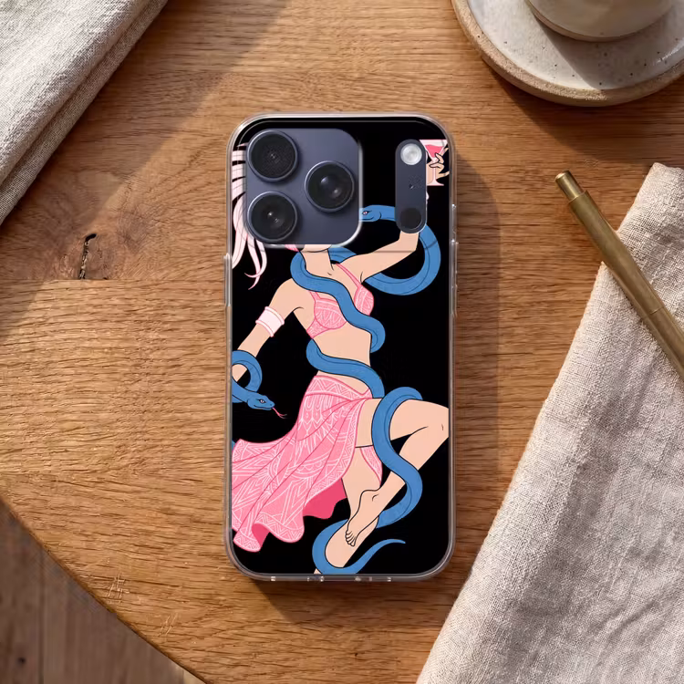 Vrouw - Danseres - Slangen - Art Deco - Roze Telefoonhoesje iPhone 17 Pro klein -sfeer1
