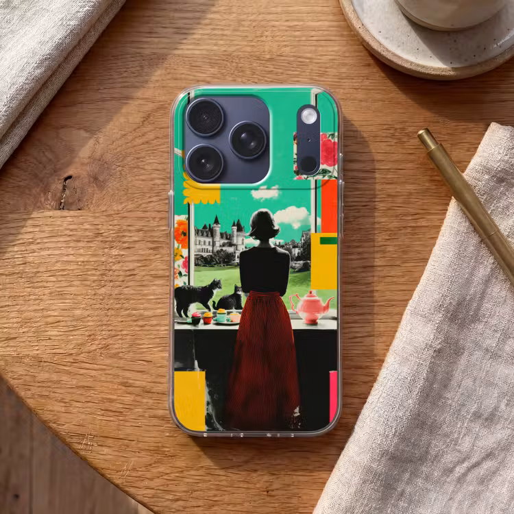 Vrouw - Keuken - Katten - Doorkijk Telefoonhoesje iPhone 17 Pro klein -sfeer1