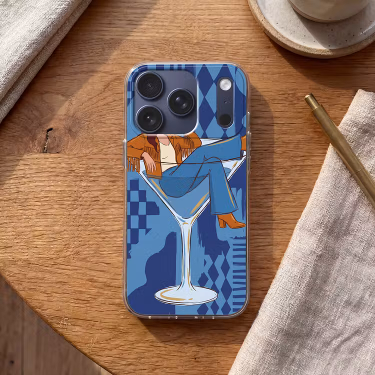 Vrouw - Martini glas - Abstract - Blauw - Kunst Telefoonhoesje iPhone 17 Pro klein -sfeer1