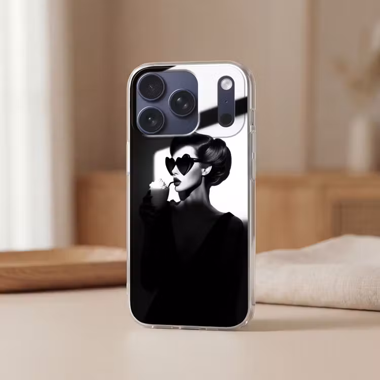 Vrouw - Zwart - Hart Telefoonhoesje iPhone 17 Pro klein -sfeer2