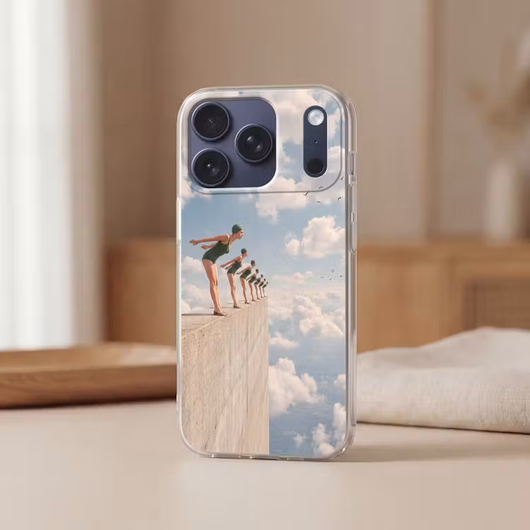 Telefoonhoesje - Vrouwen - Duikhouding - Wolken - Vrouwen - Duikhouding - Wolken Telefoonhoesje iPhone 17 Pro klein