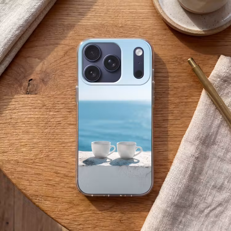 Zee - Koffiekopjes - Zomers Telefoonhoesje iPhone 17 Pro klein -sfeer1