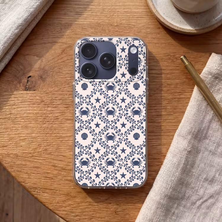 Zee - Krab - Zeester - Patroon - Blauw Telefoonhoesje iPhone 17 Pro klein -sfeer1