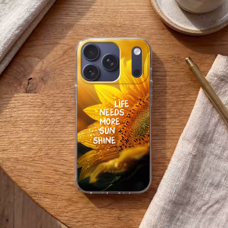 Zonnebloem - Close up - Geel - Quote Telefoonhoesje iPhone 17 Pro klein -sfeer1
