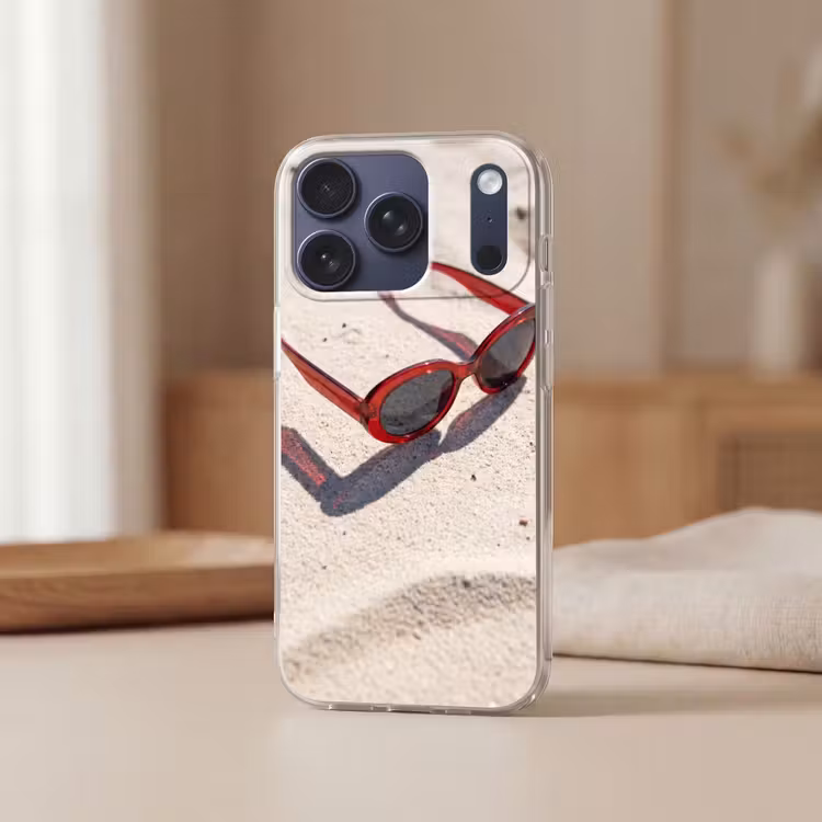 Zonnebril - Strand - Vakantie - Rood Telefoonhoesje iPhone 17 Pro klein -sfeer2