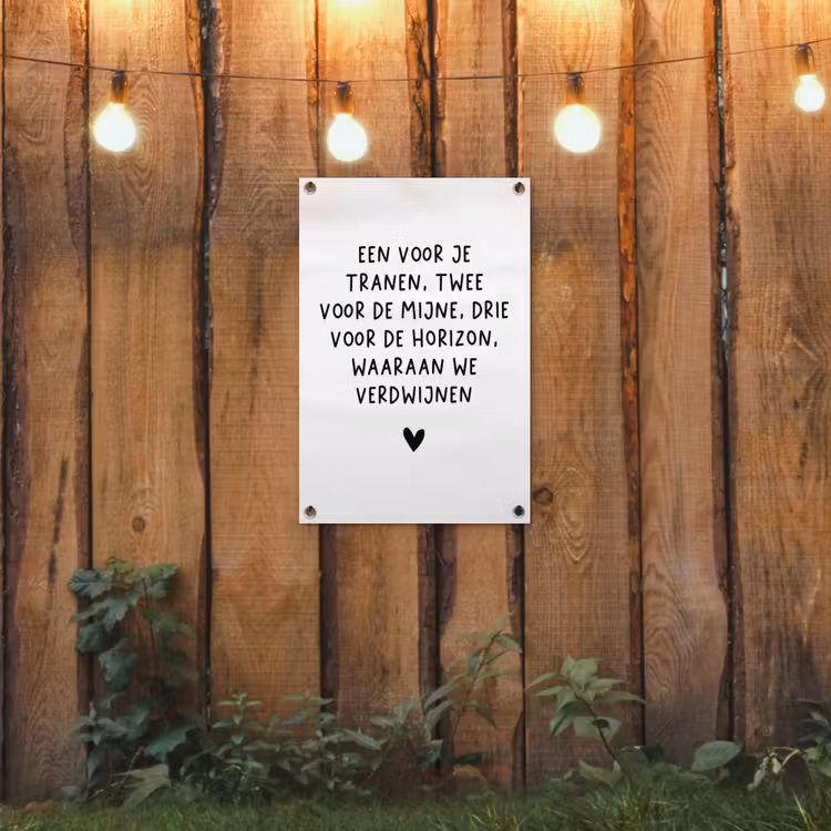 De horizon waaraan we verdwijnen - Quotes - Spreuken - Bløf tuinposter los doek klein -sfeer1