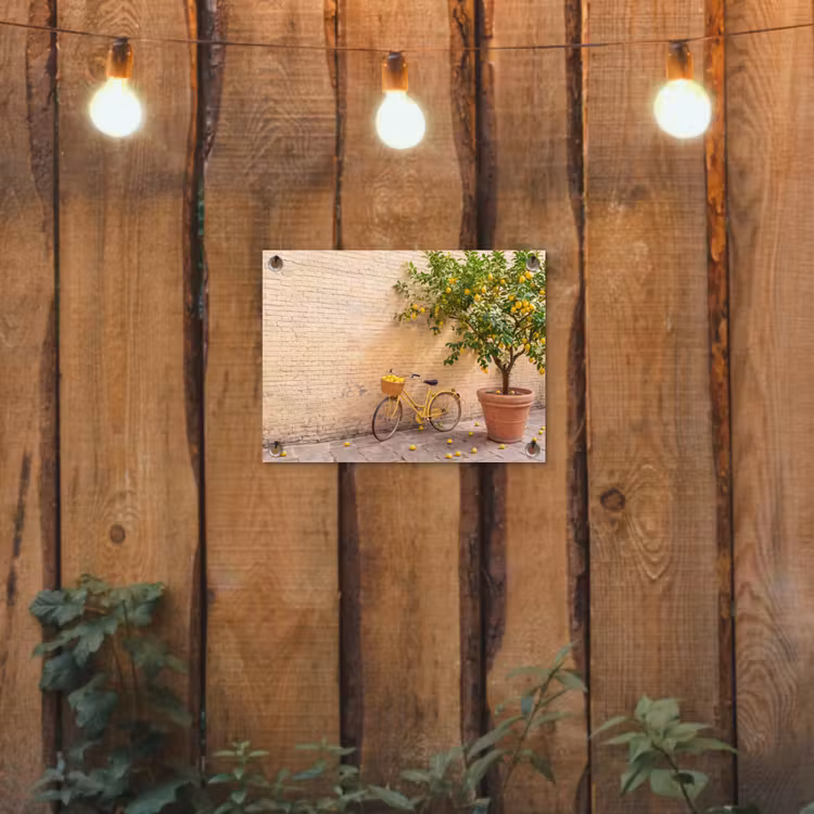 Fiets - Mand - Eten - Geel - Zomer tuinposter los doek klein -sfeer1